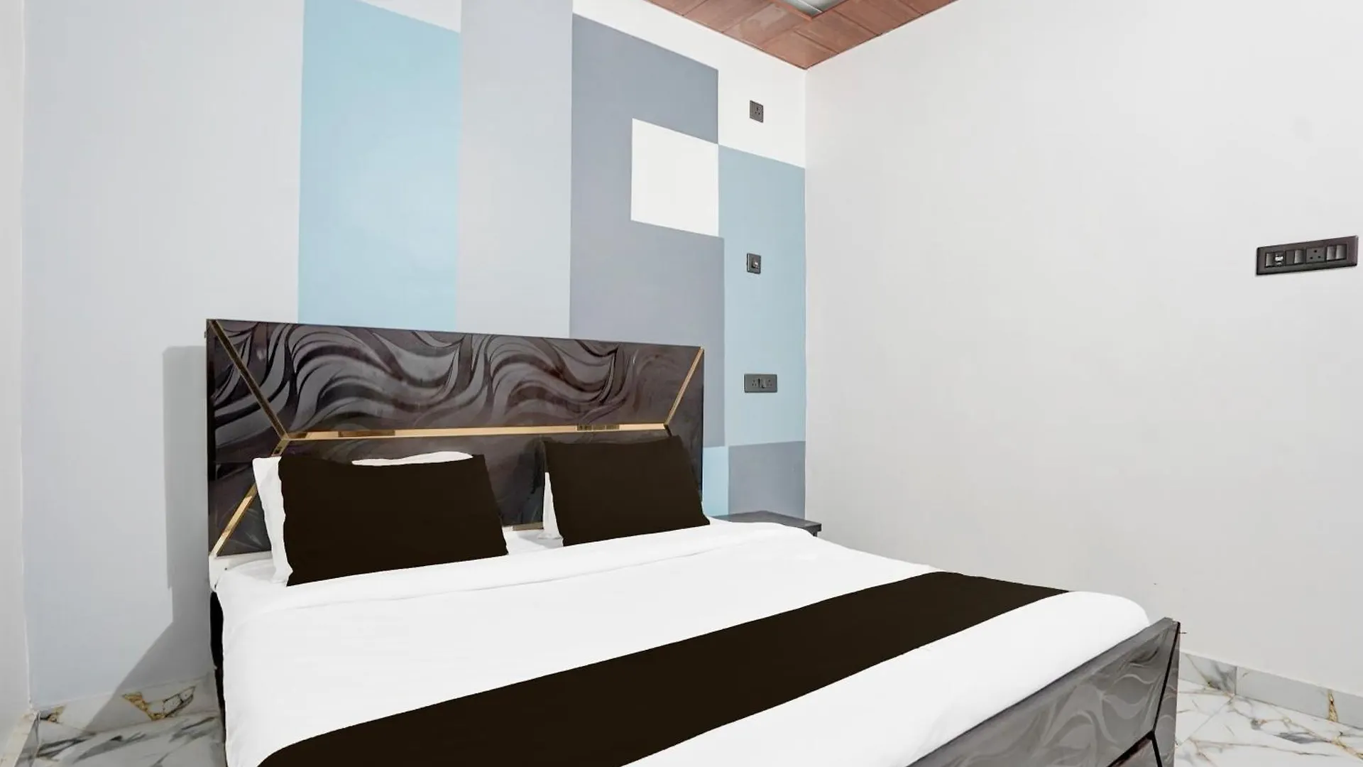 ***  Hotel O People Pg Guest House فاراناسي الهند