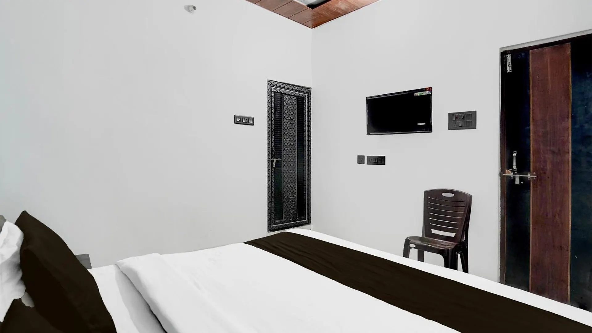 Hotel O People Pg Guest House فاراناسي